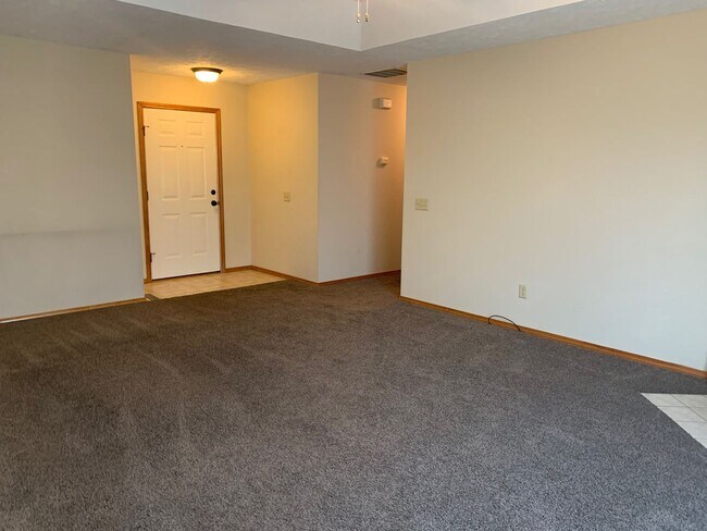 Building Photo - 3845 W Roxbury St