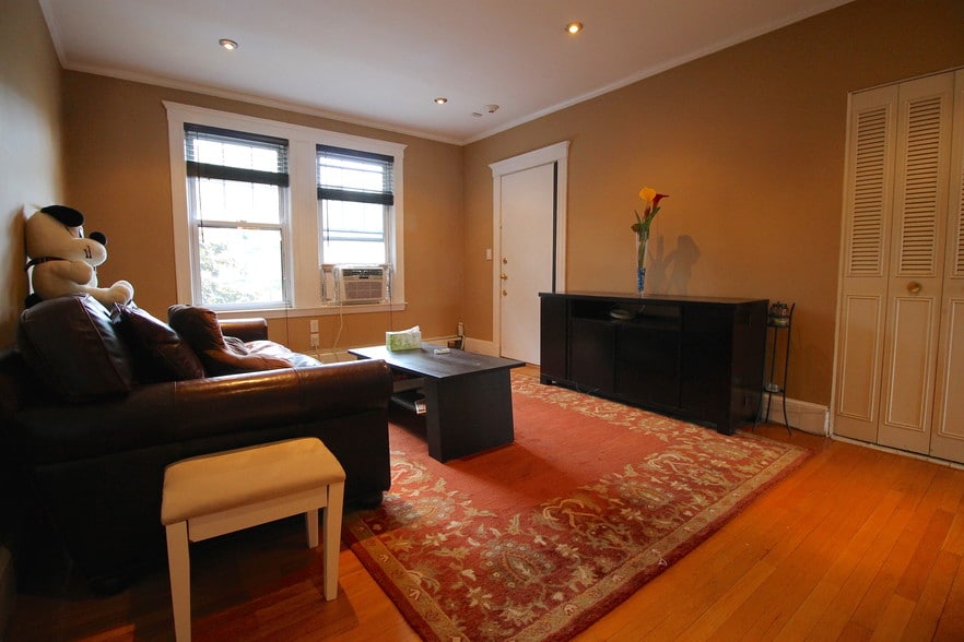 Building Photo - 1734 Commonwealth Avenue