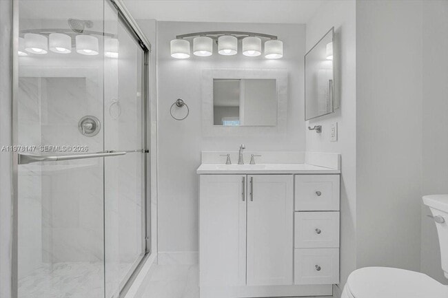 Building Photo - 6832 Palmetto Cir S