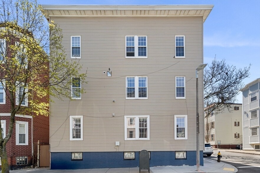 Building Photo - 54 I St
