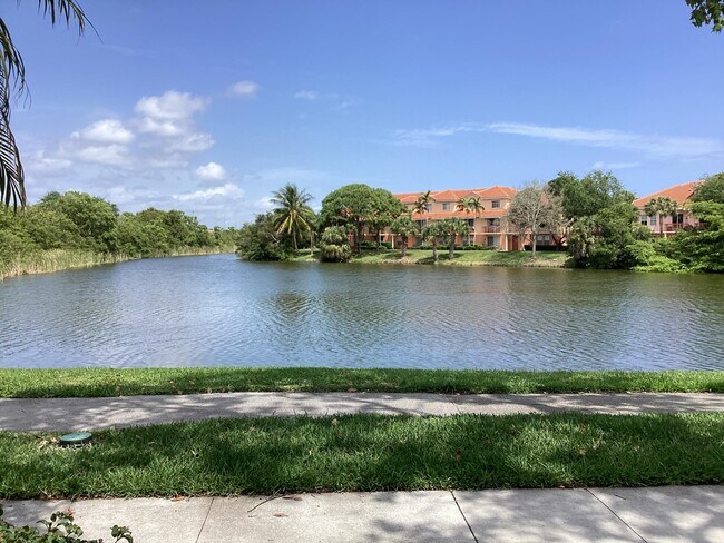 Building Photo - 1385 Crystal Way
