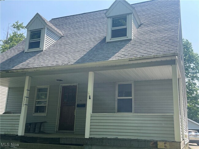 Primary Photo - 1353 Grant St