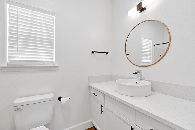 Building Photo - 10556 E Greenbury Way