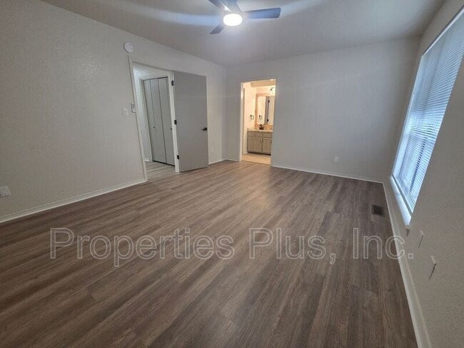 Building Photo - 11612 S 100th E Ave