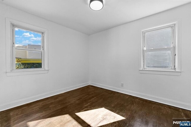 Building Photo - 514-518 Lafayette Avenue Unit