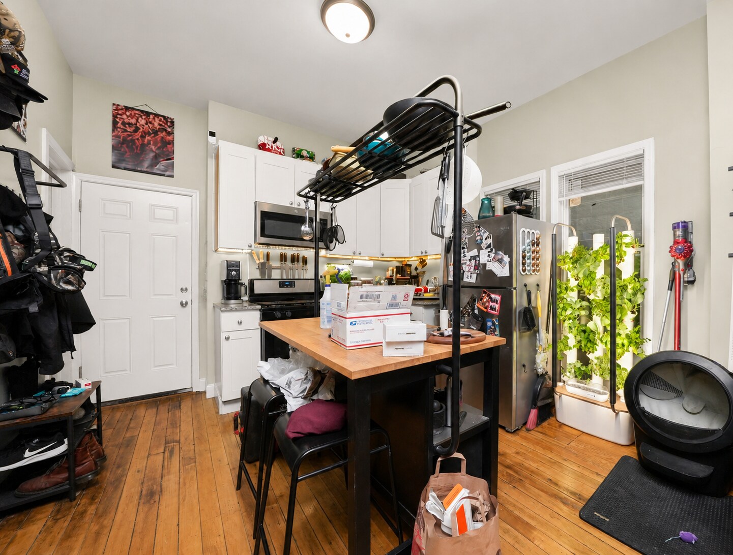 2R Kitchen - 1508 N Artesian Ave