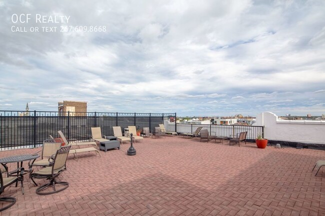 Building Photo - Liberties Lofts Three Bedroom / Two Bathroom