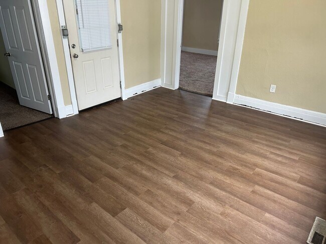 Building Photo - 409 Eastern Ave