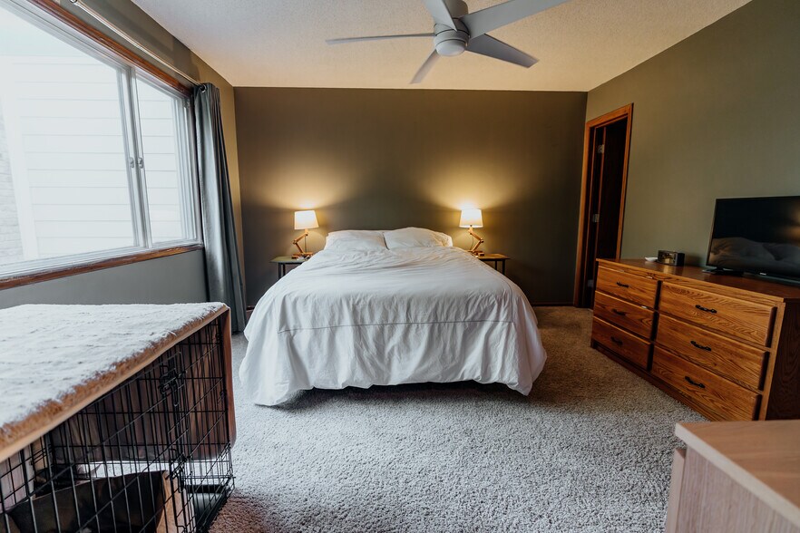 Building Photo - 2042 Louisiana Ave S