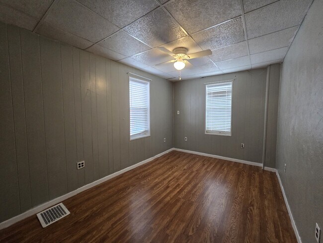 Building Photo - 1251 N 11th St