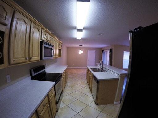 Building Photo - Avalon Park Spacious two story townhome