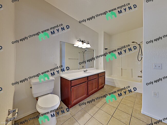 Building Photo - 3400 Cabana Dr