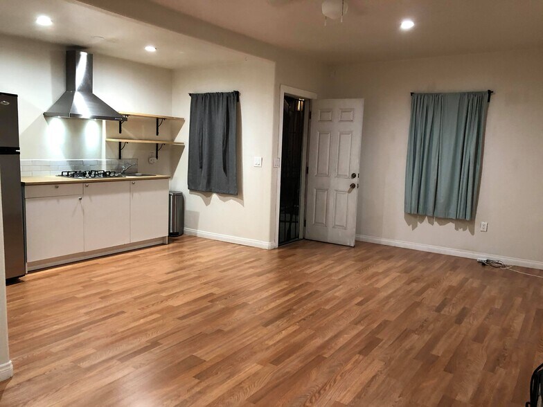 Building Photo - 3219 Gleason Ave