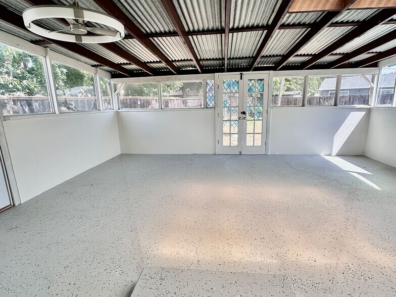 Building Photo - 36740 Theta Ct