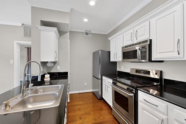 Building Photo - 2524 Preston Rd