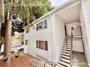 Building Photo - 5925 Fauntleroy Wy SW