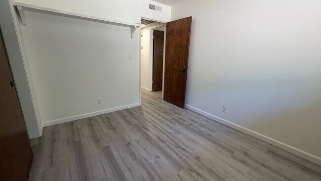 Building Photo - 7737 Southcliff Dr
