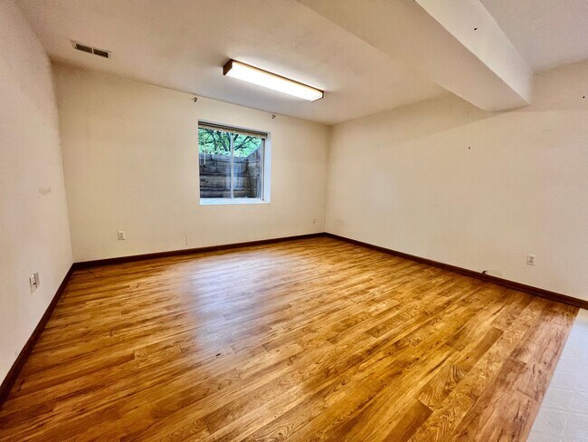 Building Photo - Charming 3 bed, 3 bath Ranch Home in South Fort Collins