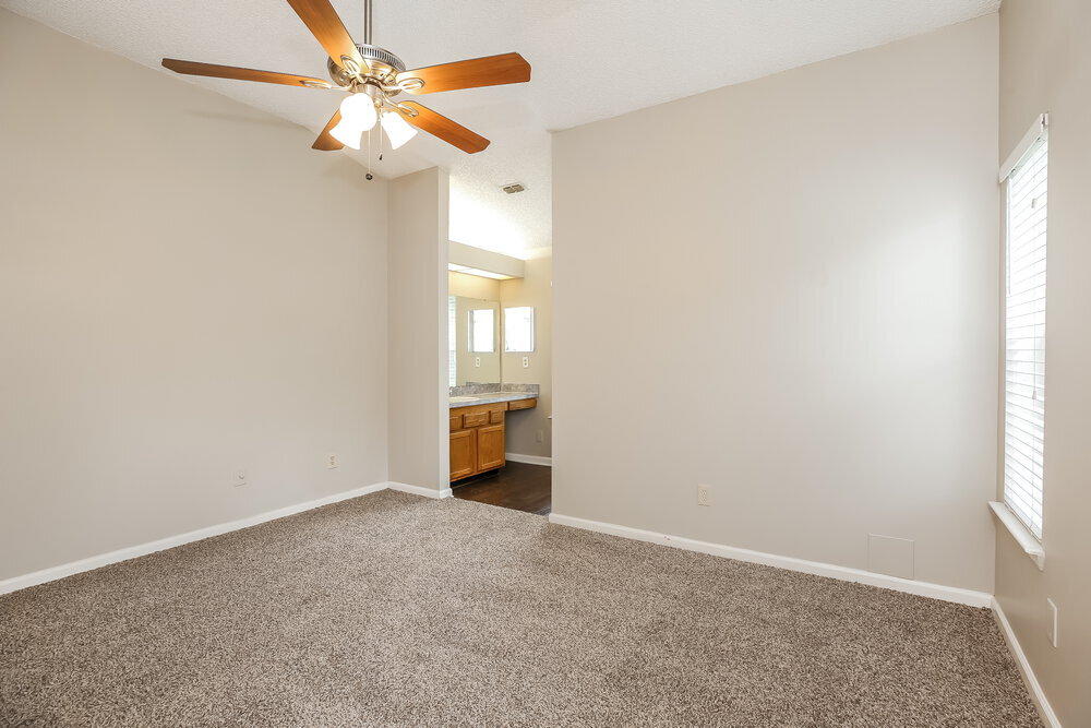 Building Photo - 3379 Deerfield Pointe Dr