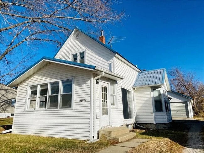 Primary Photo - 1509 1/2 6th Ave