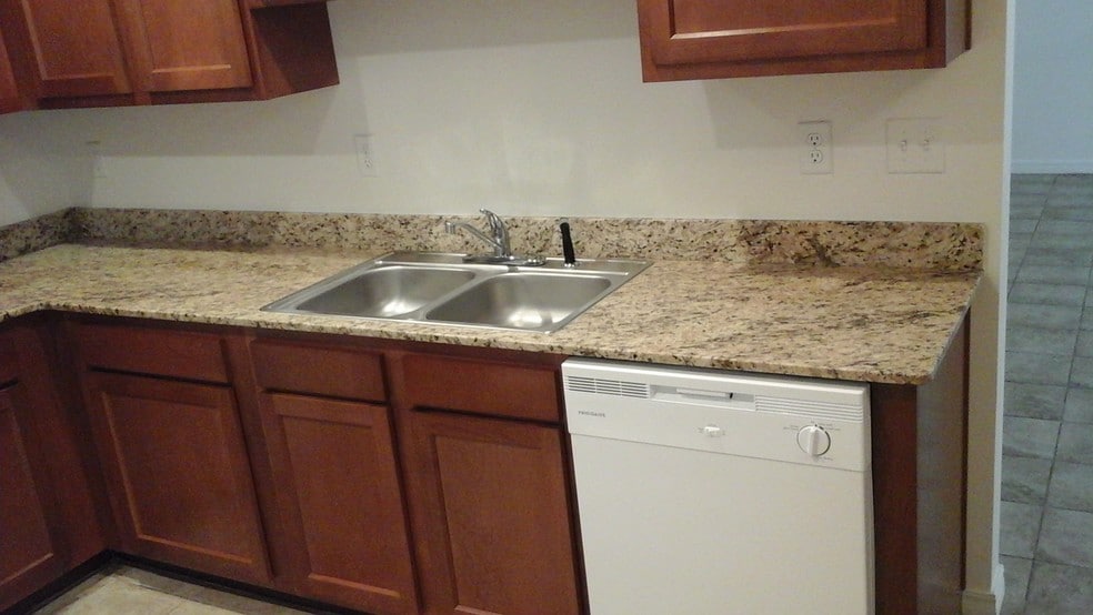 Building Photo - 1618 S Ave G Ave