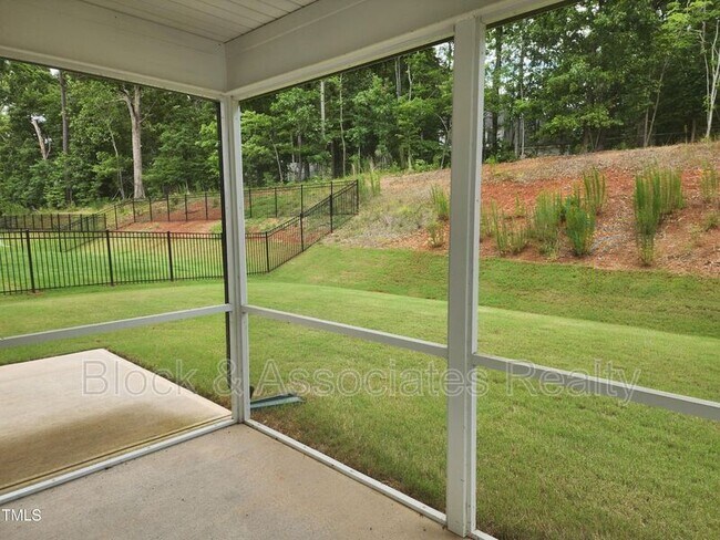 Building Photo - 396 Bent Willow Dr