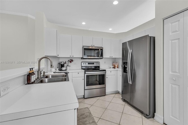 Building Photo - 1579 Banyan Way