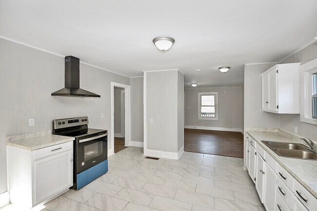 Building Photo - 209 Fairdale St