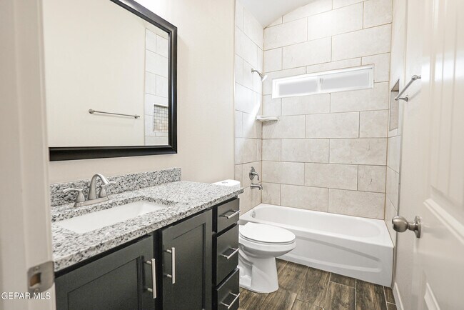 Building Photo - 13652 Glen Vista Ln