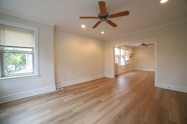 Building Photo - 3733 N Christiana Ave