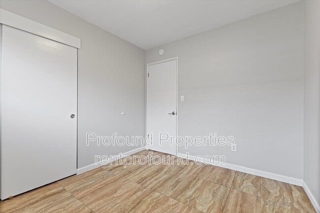 Building Photo - 3539 N Arlington Pl