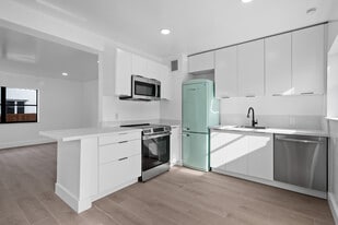 Building Photo - 442 NE 71st St