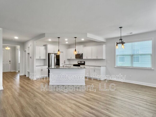 Building Photo - 302 Red Leaf Blvd