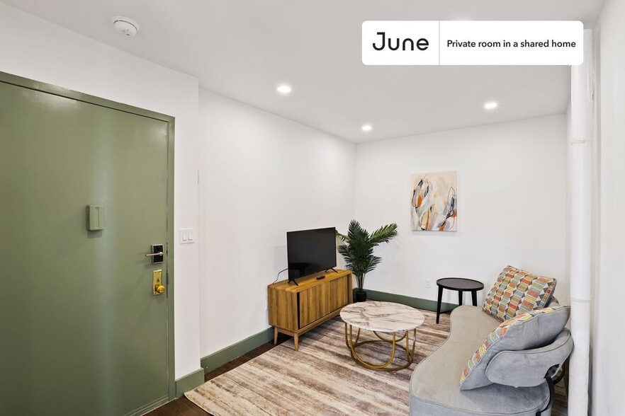 Building Photo - Room in Shared 2 bed/1 bath home