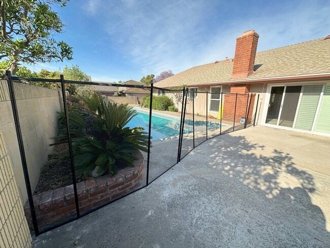 Building Photo - 11348 Barbi Ln