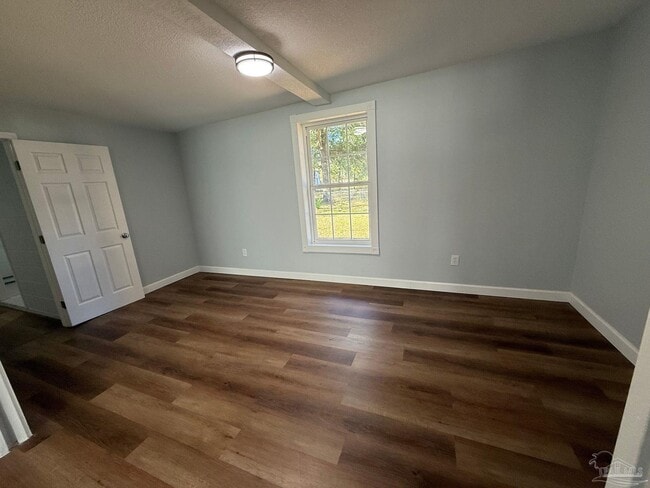 Building Photo - 808 Woodland Dr