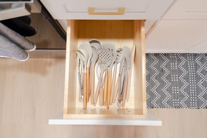 Building Photo - 6805 S Nye Dr