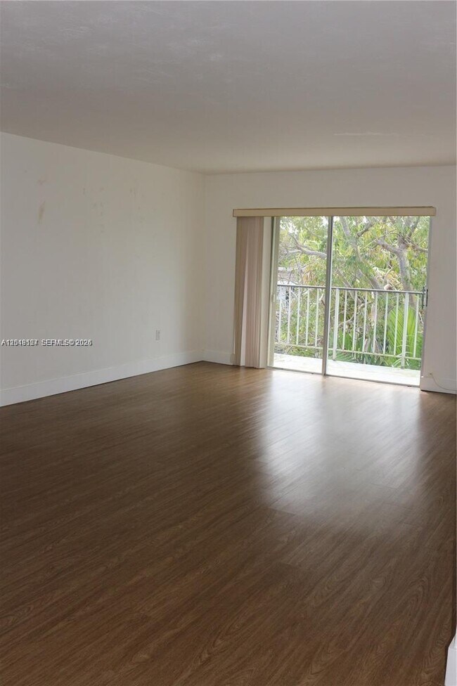 Building Photo - 9611 SW 77th Ave