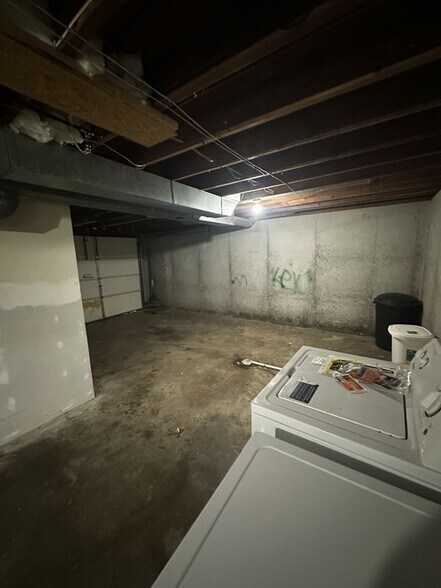 Building Photo - 3237 N 84th Terrace