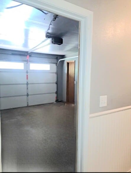 Attached garage insulated door - 940 E Lassen Ave