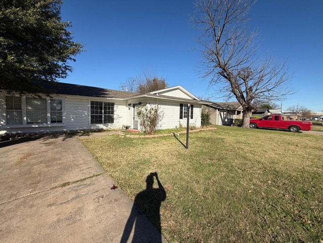 Building Photo - 8415 Glen Regal Dr