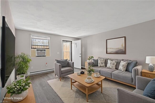 Building Photo - 315 15th St