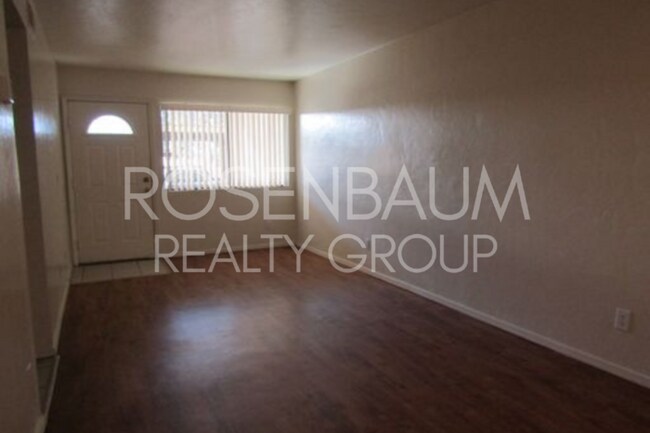 Building Photo - Spacious 1-bedroom, 1-bath apartment in Tu...