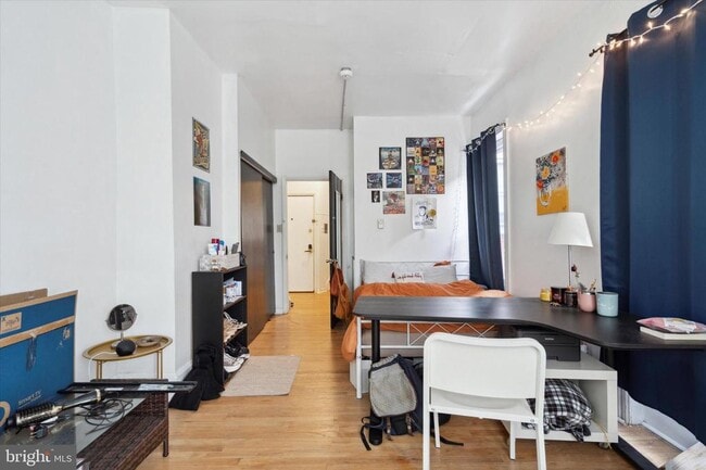 Building Photo - 3215 Hamilton St