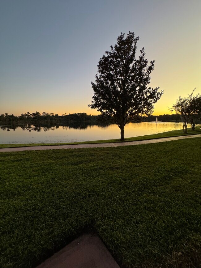 Building Photo - 1919 Summer Club Dr