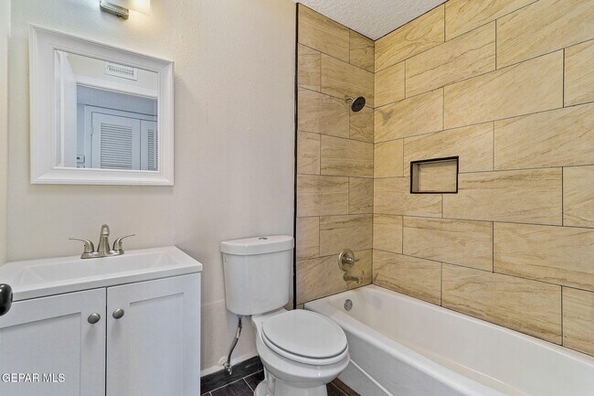 Building Photo - 2608 Dan Sikes Dr