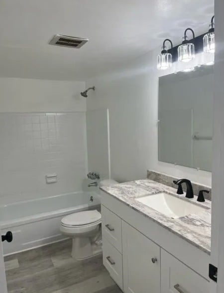 Building Photo - 1725 6th Ave