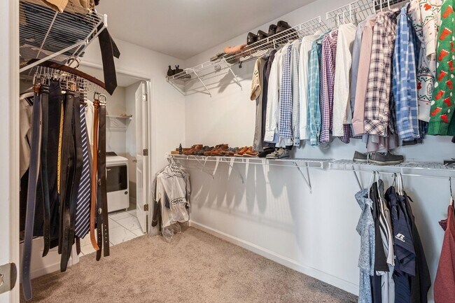 Building Photo - 3580 Hilltop Trl