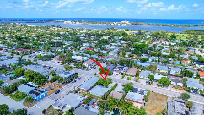 Building Photo - 1425 N Federal Hwy