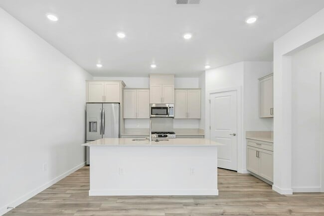 Building Photo - 8164 W Grey Alder Dr